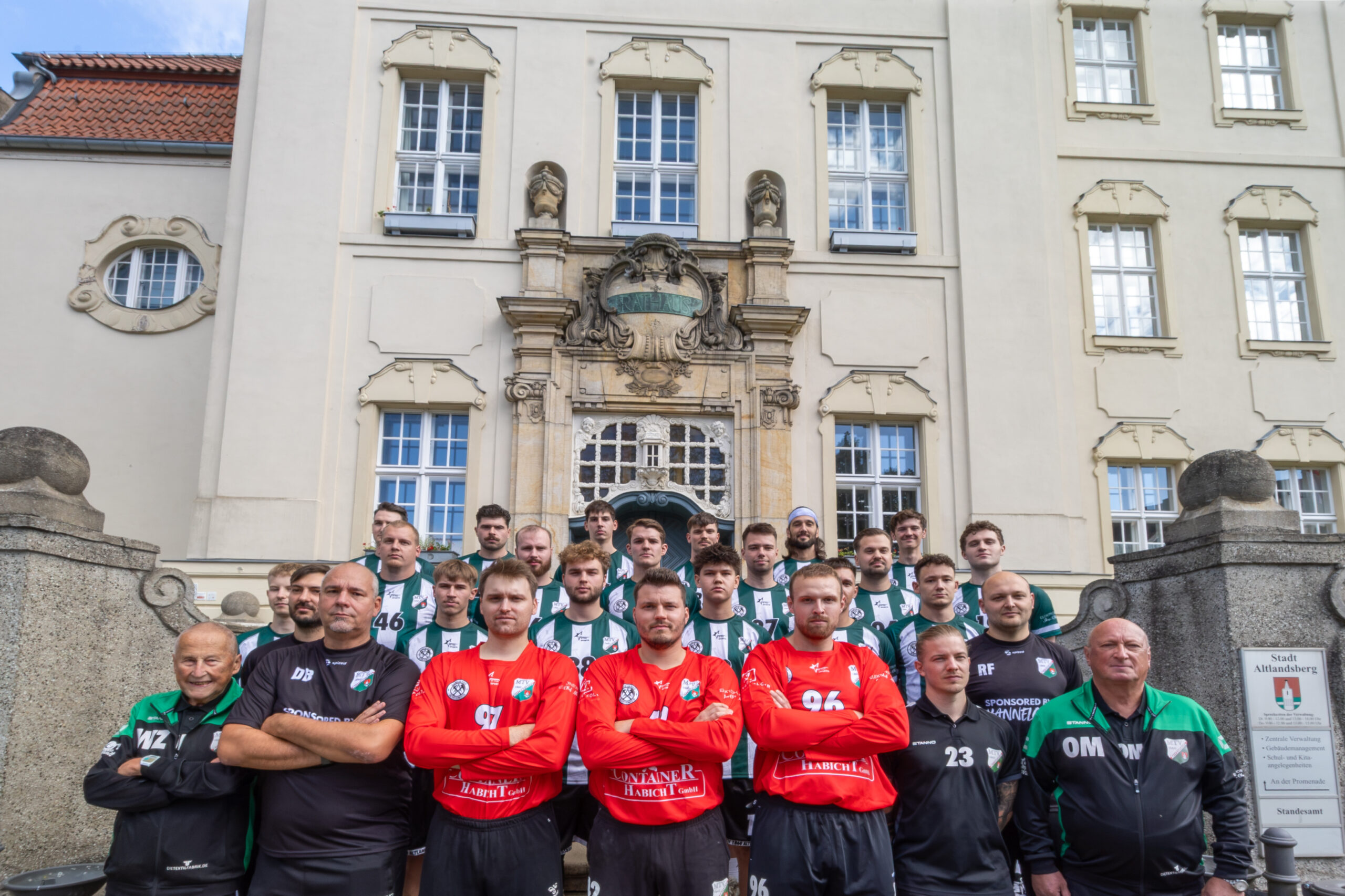 MTV Mannschaft Rathaus scaled 4